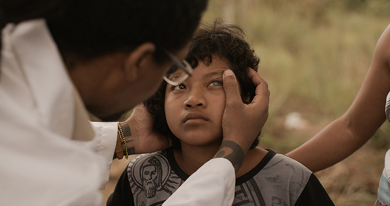 Akin's Desert: drama sobre inmigración y desafíos en Brasil