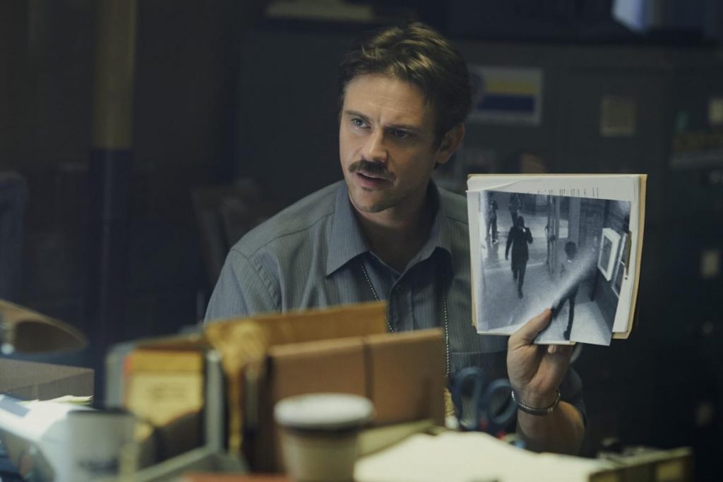 Sombra Lunar: Mistério, Viagem no Tempo e Suspense na Netflix